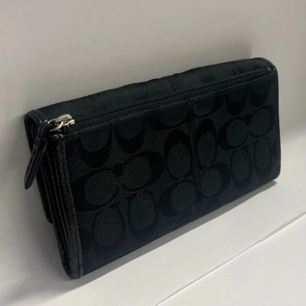 Coach SoHo Signature Jacquard Canvas and Leather Pleated Envelope Clutch Wallet - Picture 2 of 12